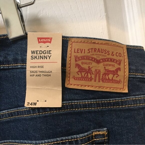 Levi's Wedgie Skinny Jeans - Picture 8 of 13